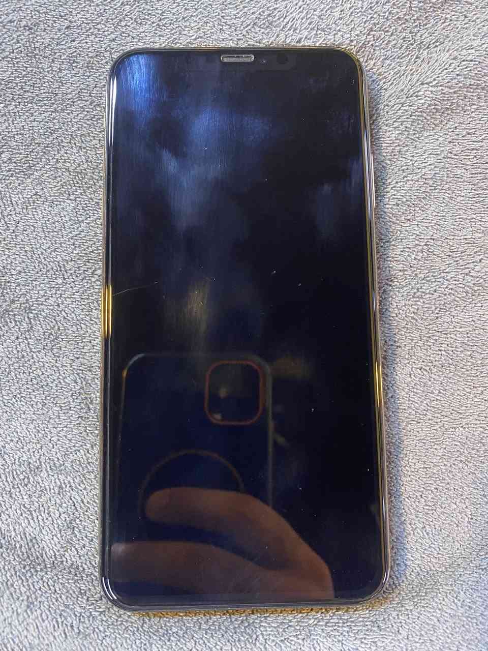 iPhone X Max 

ذاكرة 64 GB

بطارية 77./. 

تك شريحة

فقط مكسور ظهور 

السعر : 200 وبي مجال بسيط


**إذا كنت صاحب هذا الإعلان وتريد حذفه لأي سبب، رجاءا أرسل رسالة إلى الدعم الفني**