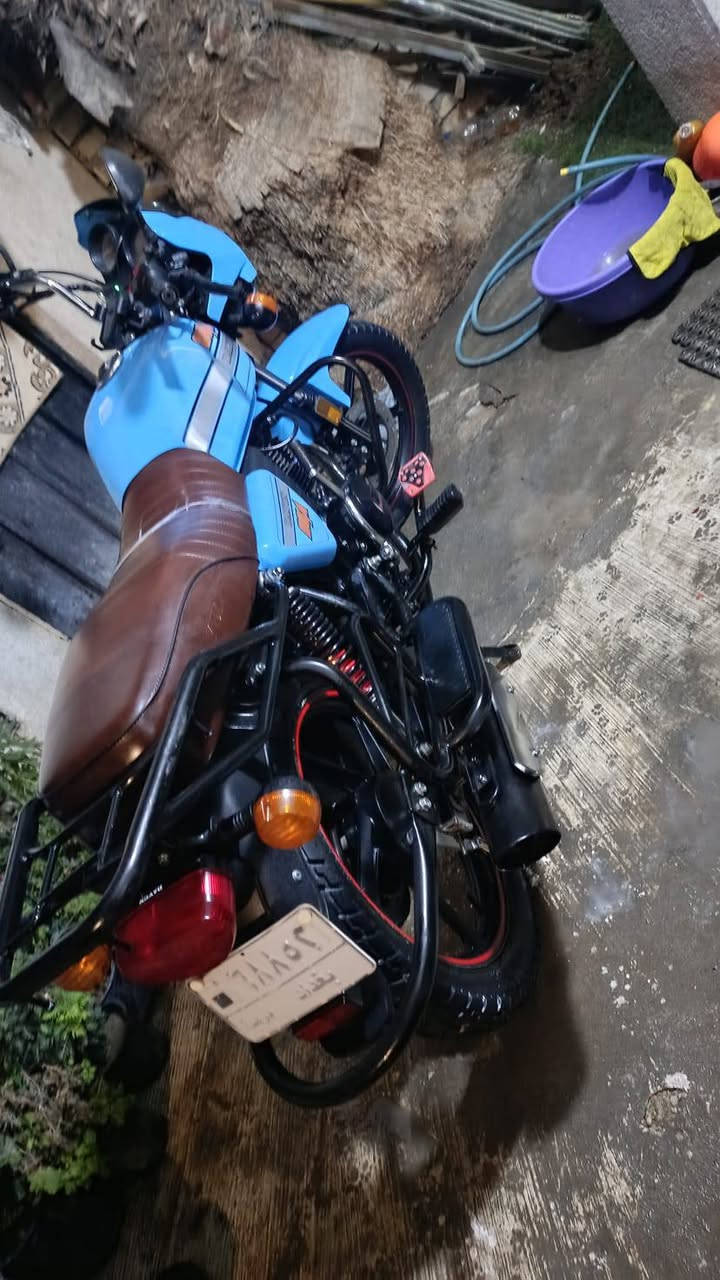 السلام عليكم
للبيع دايوان 2023 الدراجه شوف العين نضافه هيه تسولف 
الدراجه برغي مناقصها اشتريتها قبل 10 ايام وجاي أبيعها اريد ارجع اشتري سيارة مكاني بغداد ساحة عدن  رقمها بغداد تحويل شوكت ميعجبك 
***********واتساب فقط
