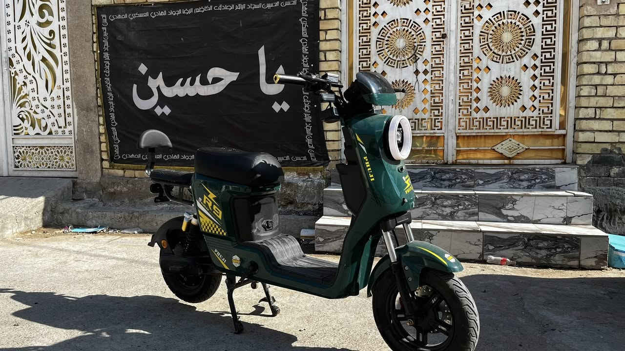 السلام عليكم
دراجه R9 2026 
دراجه نضيفه  شخط مابيه اي عطل مابيه
دراجه ونلي
خمس بطاريات
مابيه شي مستبدل على وضعها
مفتاح ويها كارت الشاشه ويها سلتها
بيها نضام الحمايه بيه Rالرجوع على الخلف بيها بلوتوث شغال دراجه بلادي من الكارتونه مستعمله فقط اربع اشهر
دراجه نضيفه ومثل ما موضح كدامكم وعارضها 375
الرقم *********** مكاني العبيدي الكفاءات
