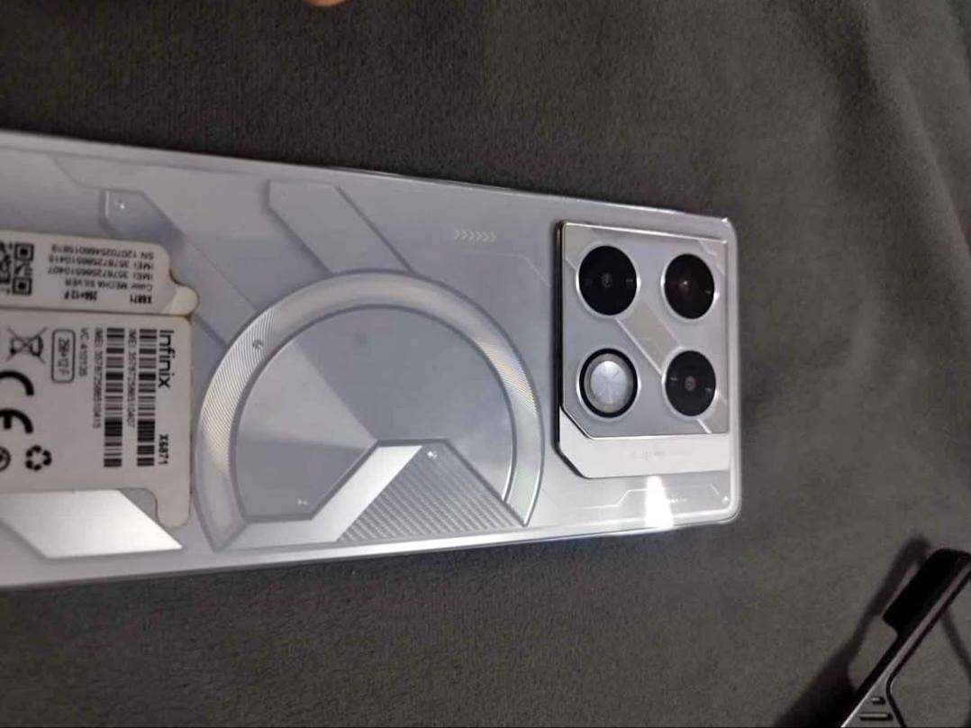 انفنكس جي تي 20برو 120فريم مراوس بايباد وطي فرق مكاني نجف
***********ويا شاحنه بس
