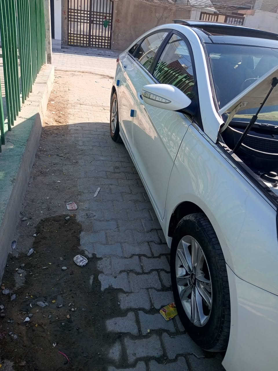 للبيع سوناتا 2011 رقم ربيل  مكفوله من الصبغ والضربه القويه سياره جديده
محرك مكفول  كير مكفول تبريد  شغال عسويج سياره مال جناي 
مواصفات فول من عدا بصمه 
ملاحضه  السياره بيهه بارد باب الخلفي جه العبري والباب من جهته ثانيه
مكان نجف /كوفه حي ميسان 
سعر 115وبيه مجال

تصال ***********
وات ساب ***********
