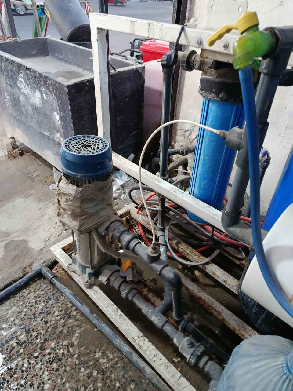 محطه ارو للبيع ام 1000
معه براميل ابو 5000عدد 2
معه سنك وعارضه مال دبات
معه ماطوراتها محطه شغاله
مكان بغداد حي اور
السعر 3 مليون بي مجال
***********
