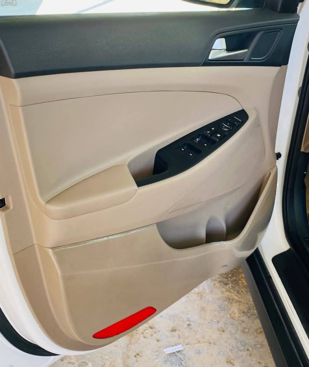 توسان كوري ٢٠١٩ فول بس بدون اسلايت السيارة بسمي شرط التحويل برغي مامفتوح بيها وضع شركة السعر ٢٢٠وبيها مجال ماشيه ٧٧الف العنوان الموصل حمام العليل رقم الموبايل ***********
