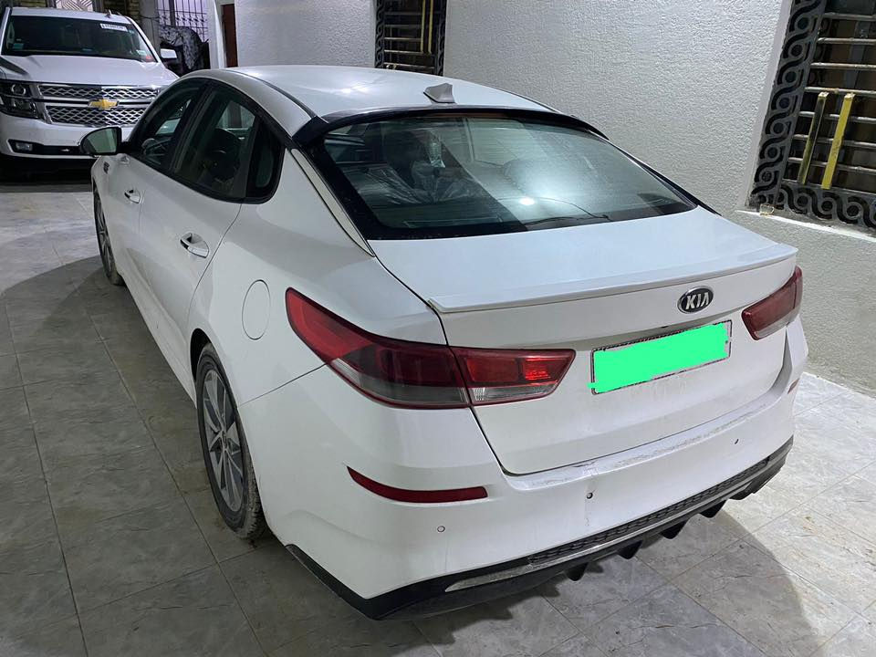 كيا اوبتيما 2019 
رقم بغداد مشروع وطني 
مكانها بصرة ، تاريخ انتهاء السنوية ٢٠٣١ 
وارد امريكي 
ضربة جاملغ خلفي معجون+ صبغ، مبدل صندوك بدون ضرر للحوض ، ربع بنيد + جاملغ امامي كلير ، شخط في القمارة مسحوب كارت واضح في الصورة ، الباقي مكفول شرط الفحص ، نوع المحرك jdi 2400 , ماشية ١٤١ الف ، 
الايرباكات سليمة 

كل التفاصيل مذكورة حتى ما نتعب المشتري ، السيارة خير من الله . 
العنوان بصرة شط العرب الجزيرة 

مكلف بالنشر ، للاستفسار الاتصال على 
***********
متوفر واتساب 

السعر ١٣٥ وبيها مجال .
