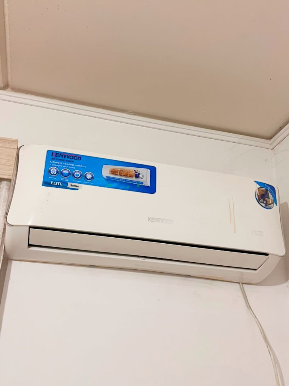 سبلت 1 طن KENWOOD مستخدم موسم واحد 
مداخل تصليح وبدون اي ضرر جاهز وشغال شرط الفحص 
وقوة التبريد 
السعر 250 الف 
المكان  - بسماية 
للتواصل. ***********
