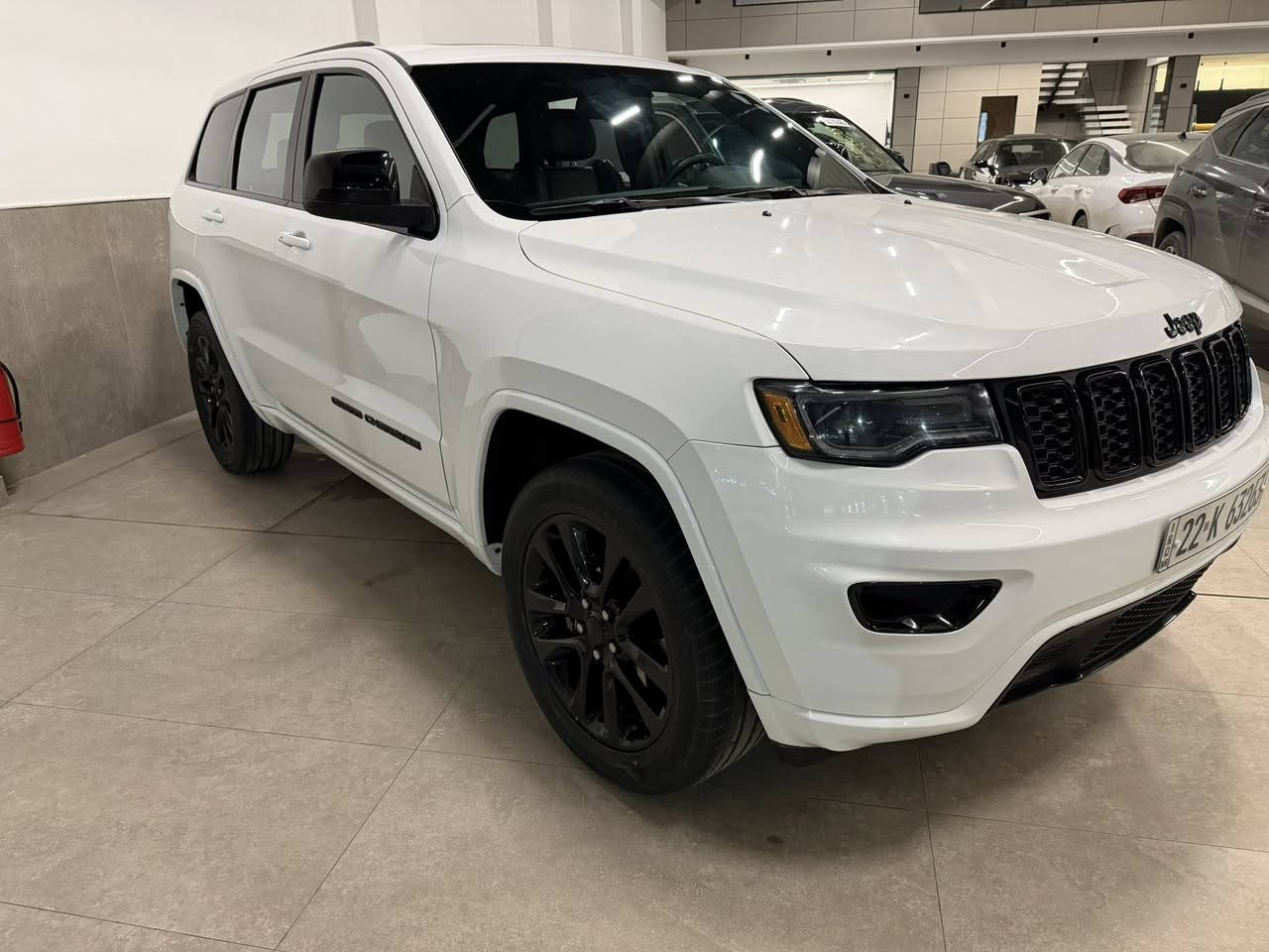 جيب شيروكي بلاك توب فول مواصفات موديل 21 سيارة حيل نضيفة رقم اربيل سنويةًوهزة جديدة بيها نص جاملغ خلف ضرر بدون داخل للتواصل ***********
