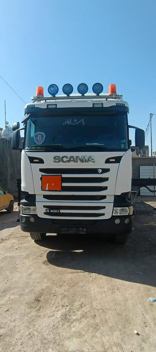 سلام عليكم سكانيه موديل 2016 سياره جديده كامره حساسات سياره دبل شاصي بلاد طول بدي ٧ونص كرين فاسي ٤سلايتات موديل ٢٠٠٨ ريموت ٤رجيلن  بسمي تحويل ثاني يوم رقم شمالي  ***********
