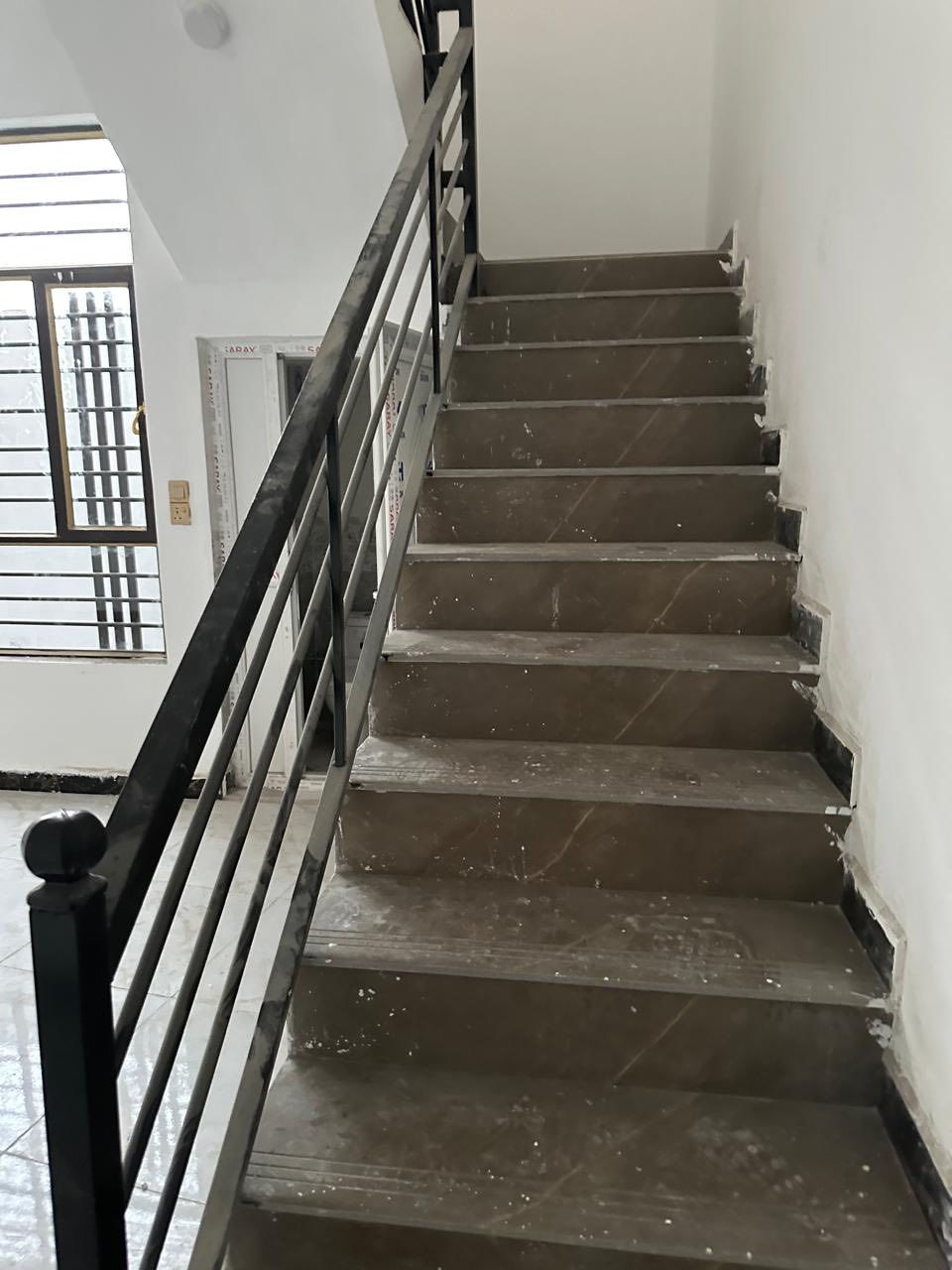 بيت الايجار في تقاطع القدس خلف كليه بلاد رافدين قاطين خدمات كامله والسعر اتصال ع هذا الرقم بدون نت ***********
