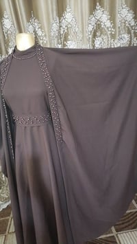 جوزي 44 • اسود 42 • ماروني 40