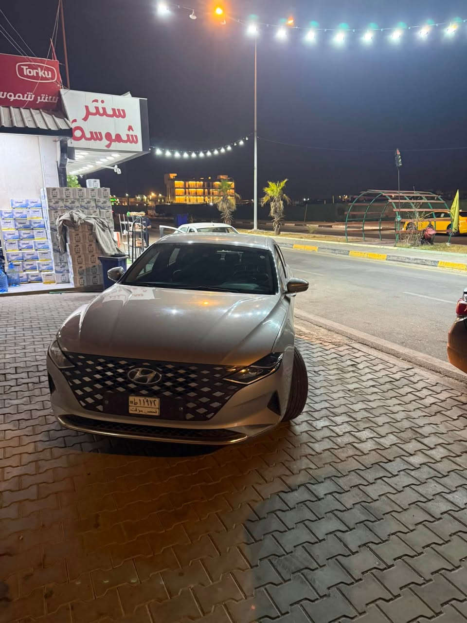 السلام عليكم ازيرا2023بيه 3 صبغ شغل كوريه حداده جديده  تخم تاير جديد فول مواصفات مكينه 6سلندر (3500)
ماشيه 80 الف رقم تلفون ***********
