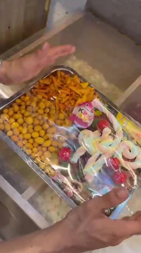طبعا نسمي هاي الصينيه صينيه الزعلانه😂🥲
متكونه من جلاتين 6 أنواع شكري
وجلاتين تركي
ومصاص
ومارشملو
فستق مقرمش جبن +بيتزا
وجبس كبوس
وطبعا حسب اختيارك 
للاستفسار والطلب
راسلونا واتساب
***********
 عنوانا
الكريعات شارع الصبخة شارع الزراعي قرب أسواق عدي أبو حيدر
ويوجد توصيل إلى جميع مناطق بغداد
وداخل الكريعات مجانااا
