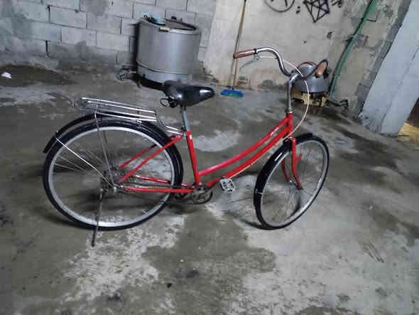 السلام عليكم بايسكل للبيع كلشي شغالة السعر ٤٥ المكان بغداد المشتل الشراي يتصل عل رقم ***********
