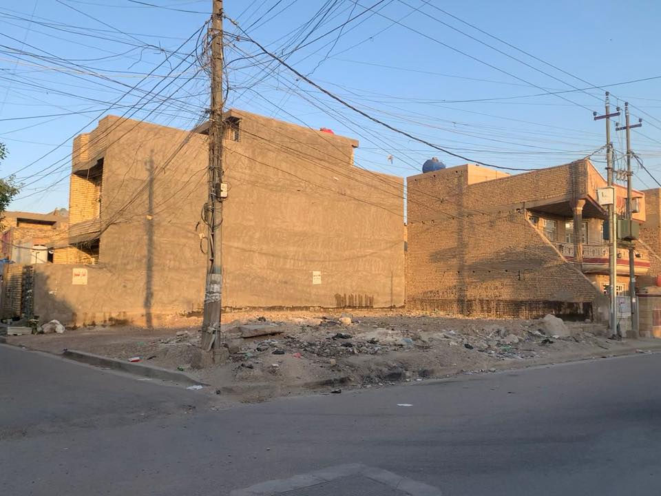 قطعة أرض للبيع في منطقة الزراعية في الشعب على الشارع العام الرئيسي ( شارع الامام الكاظم ) خلف الساحات 
المساحة ٢٤٠متر 
واجهة ٢٠ نزال ١٢ 
*********** 
الرجاء الأتصال على الهاتف
