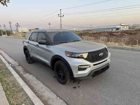 السلام عليكم 
فورد اكسبلور بوليسي
موديل 2023
رقم كاتي تترقم شمالي 
ترقيم شرط
رقم شاسي
1FM5K8AB7PGA18264
ماشي 13الف
مكان سيارة عقرة (ئاكرئ)
سعر 139
واساب:-00971506979047
كورك :-***********
