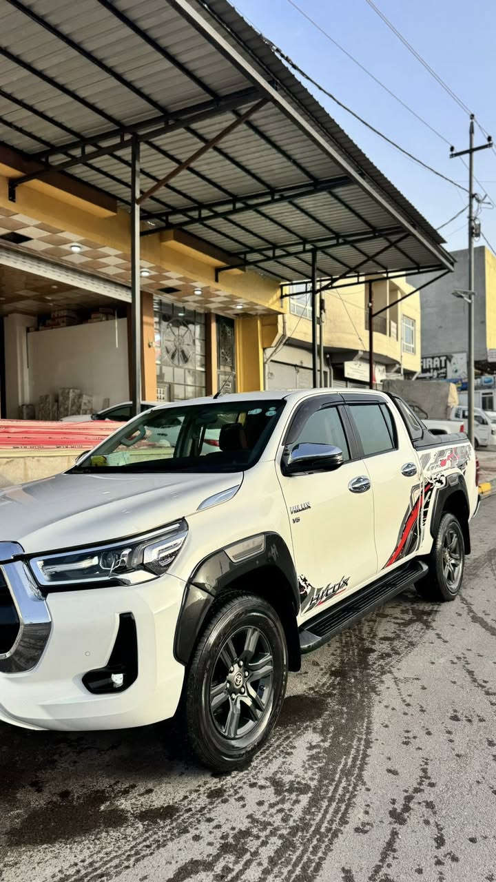 بيكم تويتا موديل /2022//6سلندر بصمه تشغيل سته سمعات شحن وايرلس شاشه كبيرها بوند جكات كشن حار بارد داخل احمر ماشي 120/الف بيه كارت جاملغ الخلفي فقط تلفون ***********/***********
