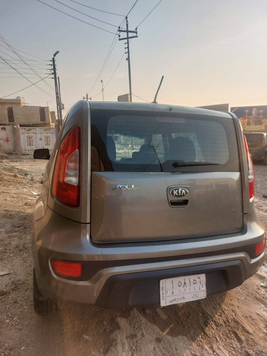 السلام عليكم (مكلف بالنشر )
كيا صول 2013
(امريكي ) ضربتها كلش حلوه ، بالهوك فقط ايرباكات طاكه بيها : سياره ليبل واحد : مكفوله من كلشي 
مابيها اي قطعة صبغ : مواصفات عاديه 
صور الحادث موجده
سياره نضيفه كلش ما متعوبه 
استفسار اتصال : ***********
مكانها بابل الحله

