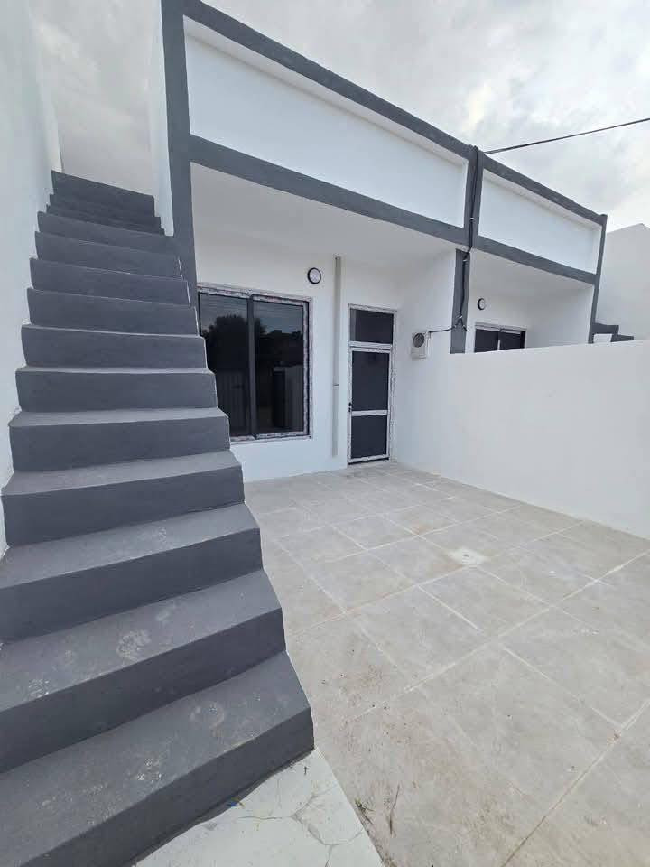 بيع مستعجل جدا 
دار للبیع مساحة 100 متر
فول سيراميك بناء حدیث صفر مامسكون 
الموقع دروازة
كلش قریب ع شارع العام 
سعر مناسب جدا جدا 
سعر فقط 31 مليون 
استفسار
***********
***********
