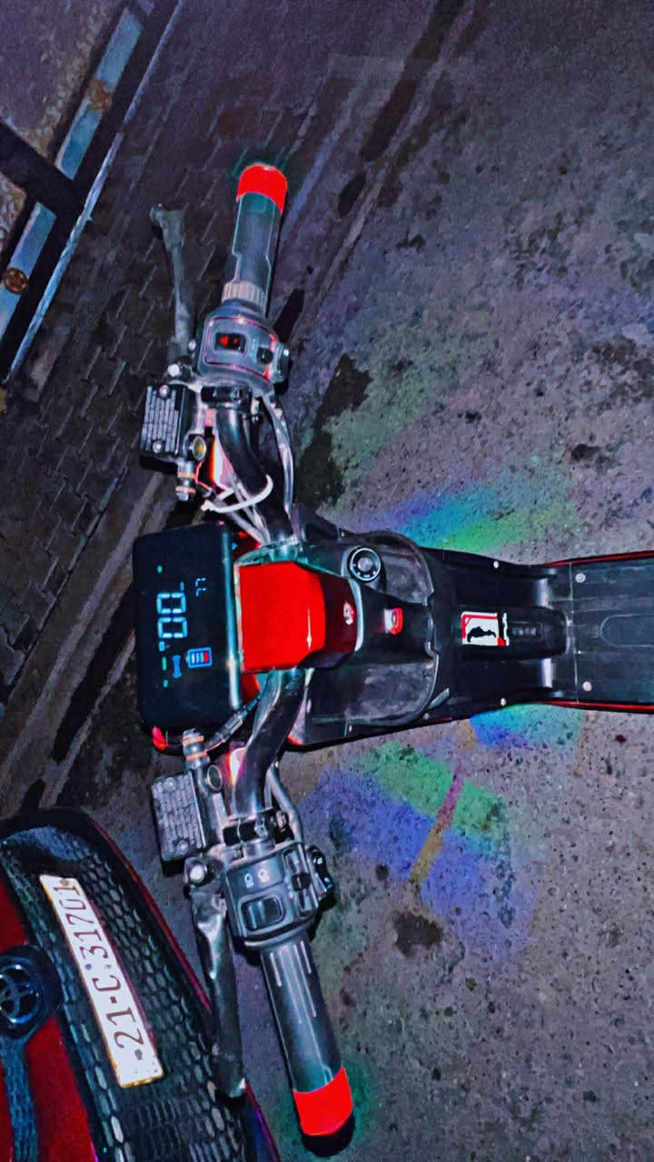 سلام عليكم دراجة R9 2025 شاشة دجتل اي عطل بل دراجة يطلع بل شاشة نضام 4سرع السرعة بل شاشة 99 السرعة الفعلية 75 نضام دبل اشارة لايت عالي ناصي رماش نضام Rالرجوع الى الخلف نضام الكارت مجرد تخلي عل شاشة  دراجة تشتغل الدراجة دبل خلفي غاز بريكات هايدروليك دسك امامي خلفي شاحنة اصلية قفل ستيرن وياهة سويجات ثنين وكارتات ثنين 
الدراجة 6بطاريات الدراجة جديدة
السعر 450،الف وبيها مجال العنوان ديالى بعقوبة الاستفسار الاتصال عل الرقم***********
