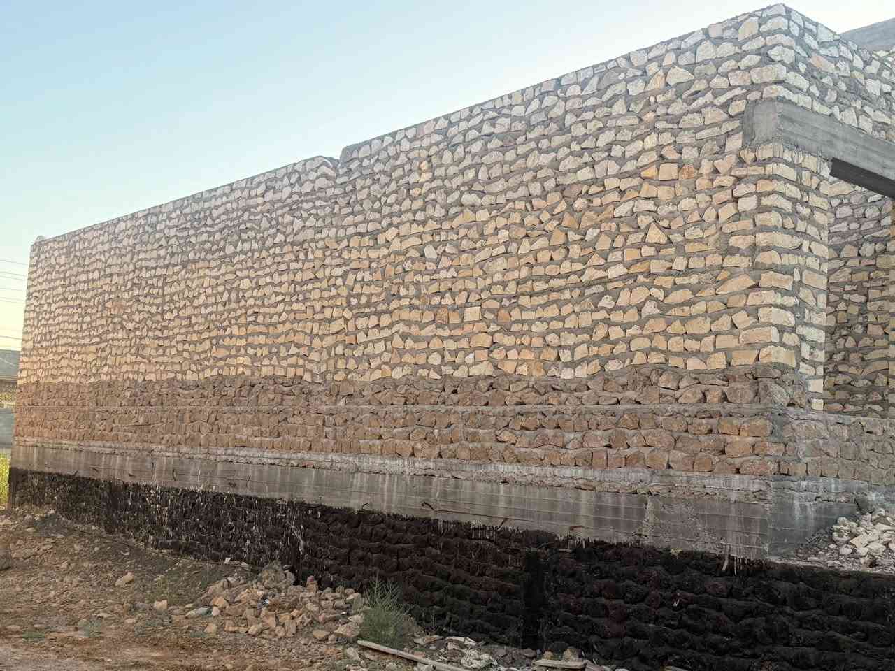 سلام عليكم اخوان 
للبيع هيكل مساحه ١٥٠ م 
طابو صرف باسمي 
الموقع / حي المعلمين الثانيه 
رقم القطعه 2025 
السعر / 46 مليون 
للاستفسار / ***********
