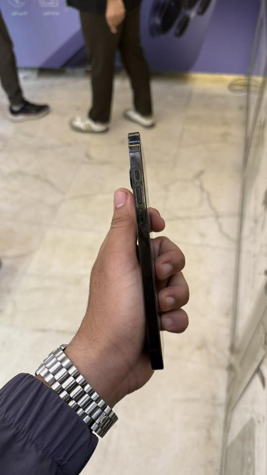 14 برو ماكس جهاز فول ذاكره 256  بطاريه 80 ‏Face ID واقف  جهاز شخط ما بي دبل سيم كارت  سعره 659 عنوان بغداد ***********
