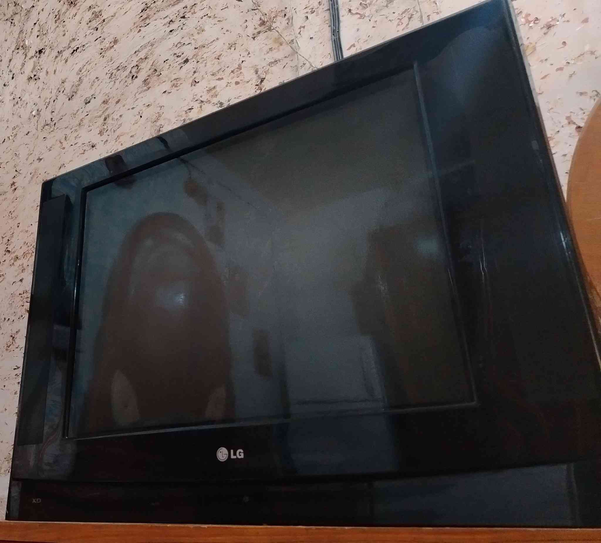 بلازمه وتلفزيون اثنينهم ب100
***********
