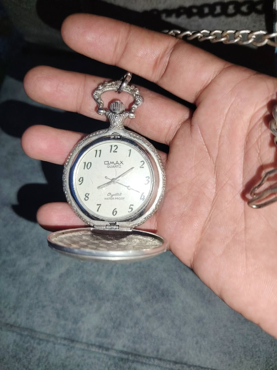 ساعة جيب كلاسيكية من ماركة omax تراثية مقاومة للماء 🩶🤍


**إذا كنت صاحب هذا الإعلان وتريد حذفه لأي سبب، رجاءا أرسل رسالة إلى الدعم الفني**