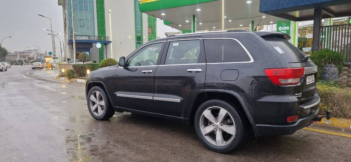 جيب 2011 لمتدد امريكي (سعر مناسب)
مكانها كركوك
سيارة فول مواصفات 
داخل ابيض 
بيها قطعتين مكانها كركوك 
شراي يتصل ***********
