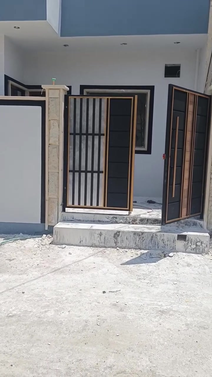 ،🌳 دار 🏤 للبيع مدخل اسواق ابو علي 100مترواجهه7/5
غرف نوم 2استقبال هوال صحيات مطبخ 
وصل بلدية سند 25 حق تصرف 
***********-***********
***********-***********
