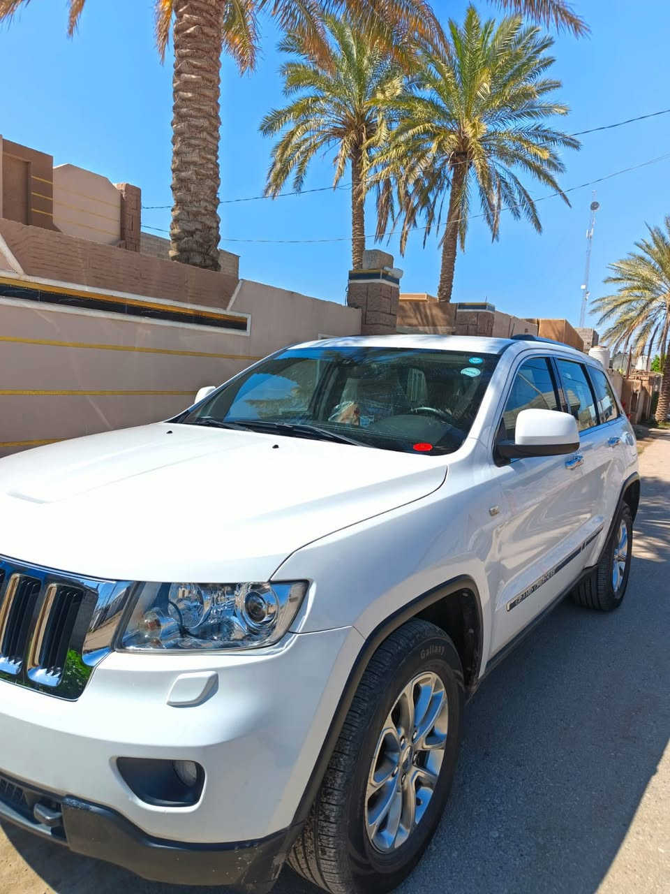 السلام عليكم
عيدكم مبارك
البيع جيب 13 سياره خليجيه سياره جديده 
رقم سليمانيه جديد بيهه طخه بصيطه بل باب الخلفي جهت السايق سياره عليهه دامه كامله ربع ماتصرف عليهه السياره بل واقع احله من الصوره
موقع السياره ديالئ شهربان الستفساره اكثر ***********رقم صاحب السياره اني مكلف بل نشر
