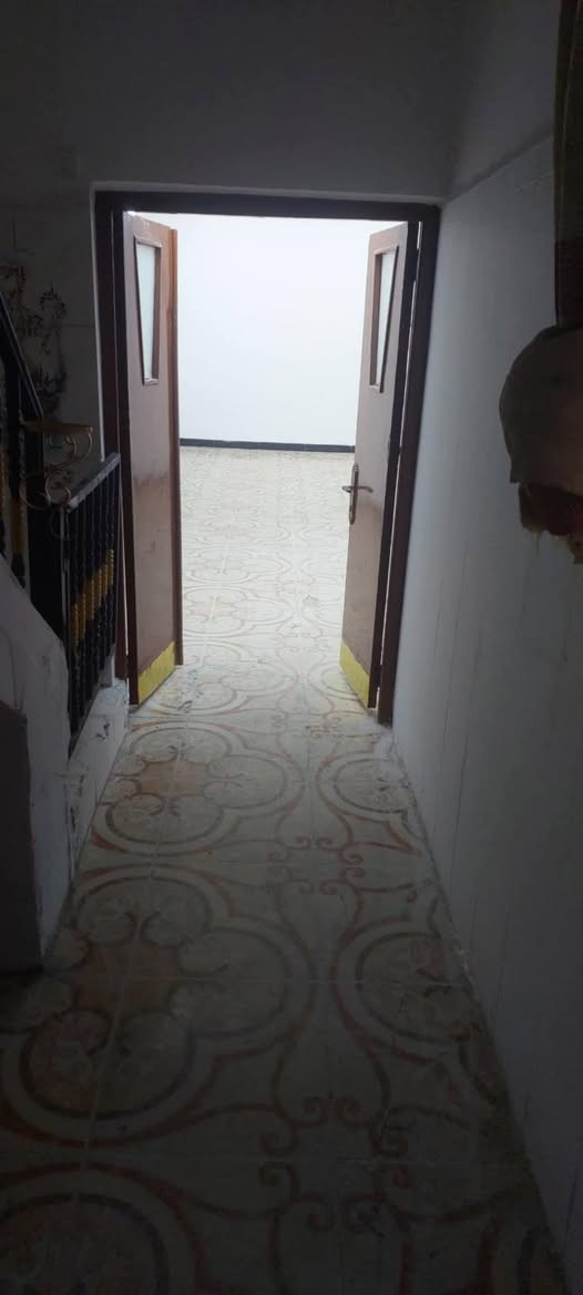 اللهم صل على محمد واله محمد
دار للبيع في سدة الهنديه الشارع مقابل محكمه السده

دار جديد طابو صرف مساحه 125

يحتوي على غرفتين وهول كبير ومطبخ ومجمع صحيات 

بيت جديد ومابي اي نواقص وفي موقع جيد وشارع عريض

..............السعر 68 ............ ......

ابلاش وبيت جاهز ومابي اي نواقص وسعر مناسب مال مستعجل   
 بيت جديد بس اجيب غراضك
***********
