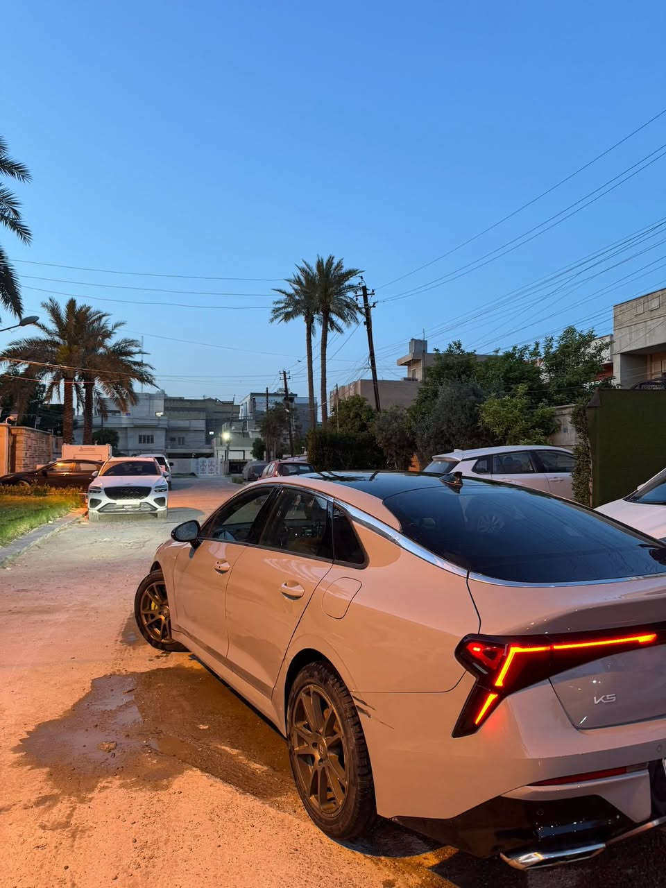 K5 gt 2025
السلام عليكم 
السياره محرك 2500T
السياره بجم كبس 
رادارات 360
حساسات امامي خلفي 
موصفاتها معروفه

حادثها فقط باب السياق صبغ 
الجاملغ بارد 
موضح حادثها بل صور 

السياره معوقين بغداد
مكان حي الجامعه 
***********
