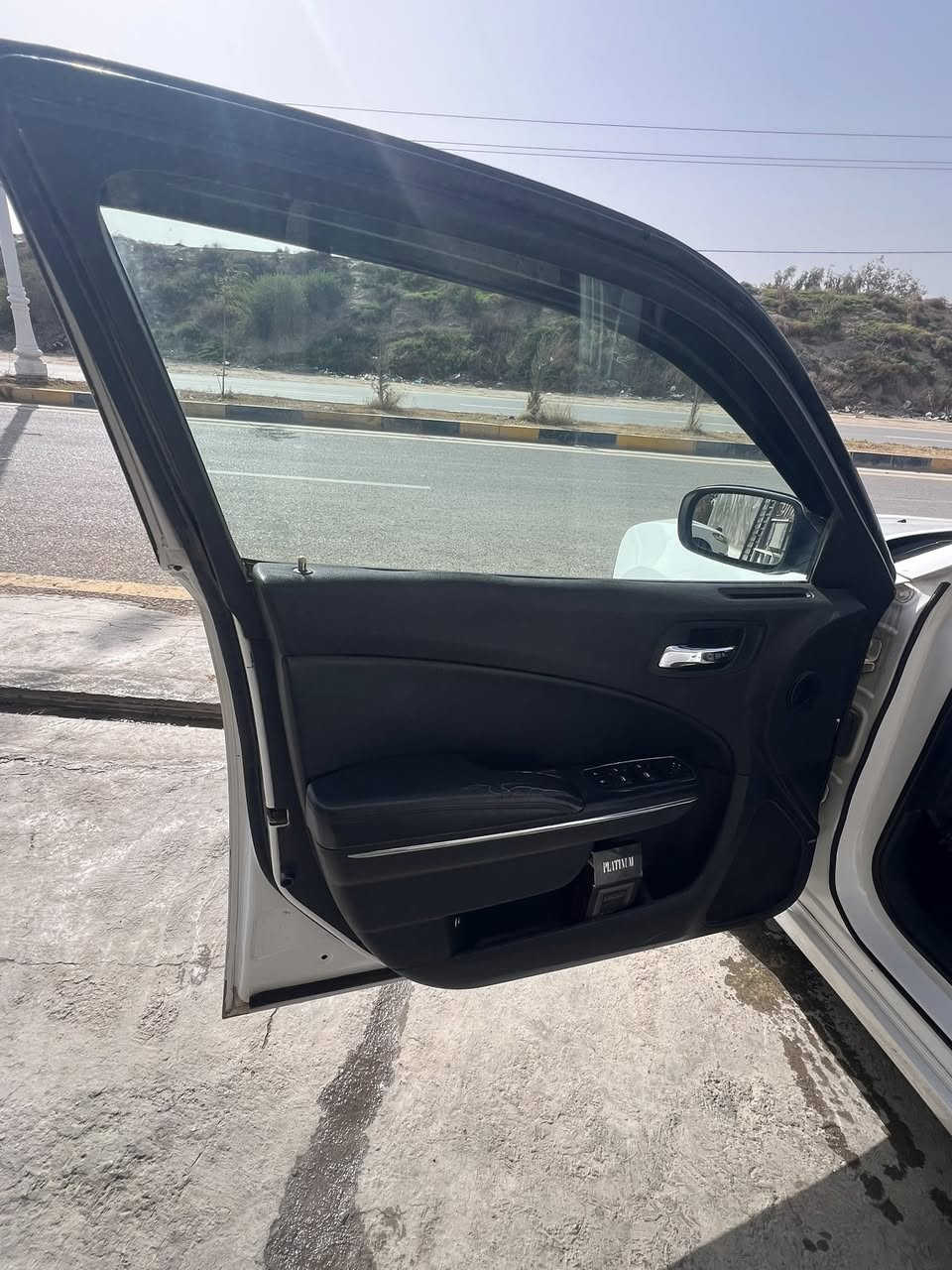 2012
ضرره جامرلغ امامي وباب امامي ايمن السايق فقط 
وبيه بعض الخدوش 
عارضهه140  وبيه مجال 
***********  قضأ بلد
