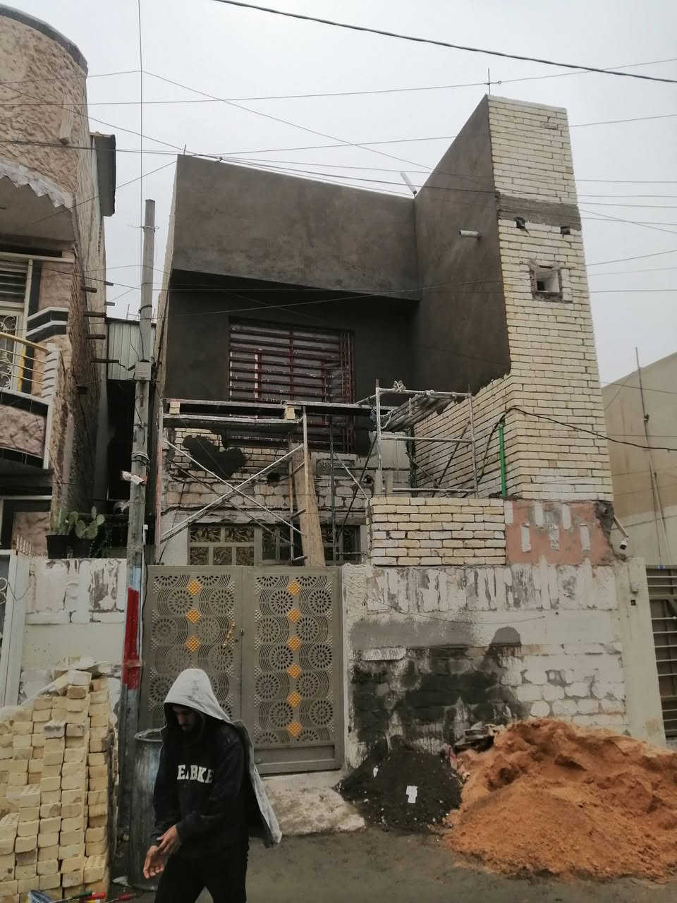 السلام عليكم خلفه لبخ سمنت متفرغ حالين وهذا رقمي ***********
