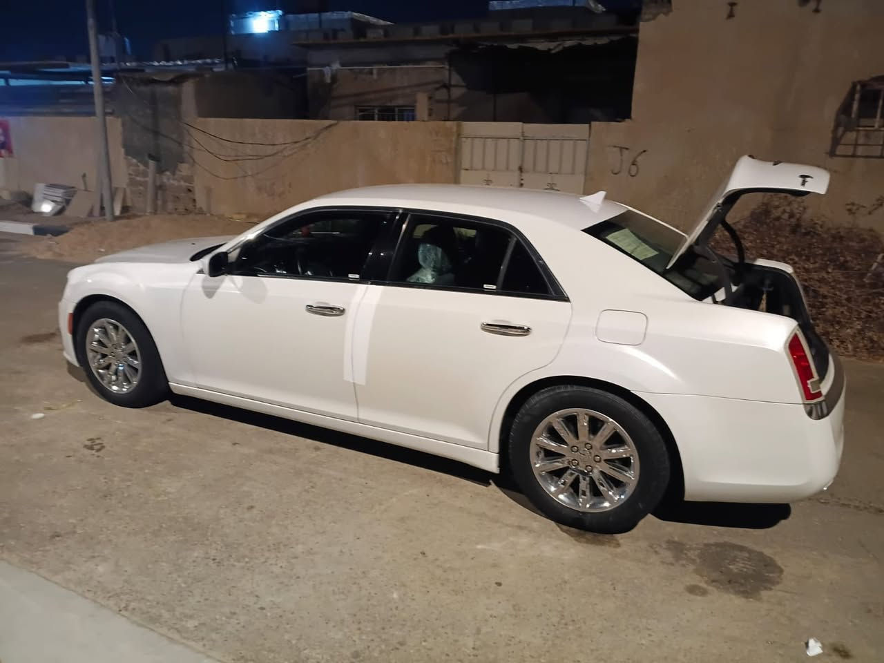 اوباما  موديل ١٢ فول واحد على واحد ما عده فتحه 300c
مواصفات
١ محدثه ٢٣
٢ لايت زنون
٣كشنات كهربائية
٤ كشنات تبريد وتدافئه اربع كشنات
٥ كلاص حار و بارد
٦ حساسات
٧ بصمه تشغيل من بعد
٨ شاشه جبيره
وكشنات جلد بعدهن بلجبس
١٠ برده خلفيه
سياره جديده بعدها بلجيس سياره جاهزه من كلش كارتون وارد خليجي عداد كيلو متر سياره اخر حبايه و تسجيل جديد دخول جديد باقي بس كمرك مالها كامله من رقم و مسقط عليها سياره ضباره مالتها بلمرور سياره بسم والدي تحويل مباشر مع استلام رقم تحولها بسمك سعر ١٠٥ الاتصال ***********
واتساب و شريحه
