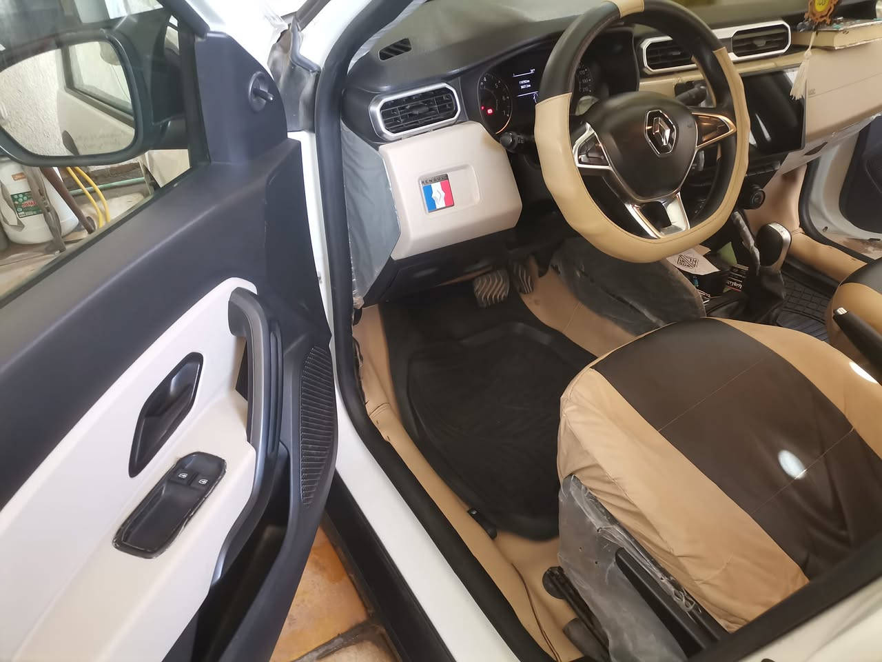 للبيع او مراوس بأحدث سيارة رينو دايستر موديل ٢٠١٩ ماشيه ١٢٣ الف مكفوله رقم دولي بأسمي السعر ٩٥ للاستفسار *********** او *********** محافظة النجف الاشرف
