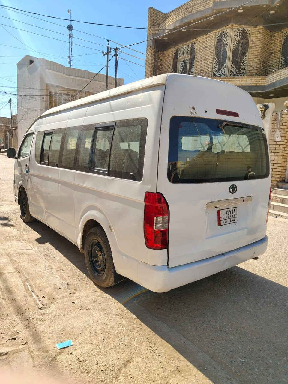 السلام عليكم سياره جنبي2014 لبيع رقم بصره محرك جمره واكسن ياباني  سنويه ماصاقطه السعر 117وبيه مجال مراوس H1فقط مكان السياره بالعمارة الاتصال *********** غير متواجد ع الفيس
