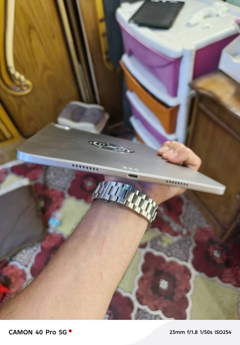 للبيع: iPad Pro 11-inch (الجيل الرابع) 🚀
​نوع الجهاز: iPad Pro (11 بوصة) - الجيل الرابع (النسخة الأحدث بمعالج الـ M2 الخارق).
​المعالج: Apple M2 chip (أداء فائق للالعاب الثقيلة مثل ببجي، والمونتاج والدراسة).
​الذاكرة والتخزين: 128 جيجابايت.
​الاتصال: يدعم Wi-Fi 6E (تصفح وسرعة تحميل فائقة).
​حالة الجهاز: نظيف جداً وأخو الجديد (استخدام حشيم).
​الميزات الإضافية: شاشة Liquid Retina بتردد 120Hz (ProMotion) لسلاسة تامة، كاميرات احترافية مع مستشعر LiDAR، وبطارية ممتازة تدوم طوال اليوم.
​ملاحظة: الجهاز خالي من أي عيوب أو تصليح، وجاهز للاستخدام مباشرة. سعره 750 بي مجال قليل حك الجيه مكاني عسكري كبل رقم ***********
