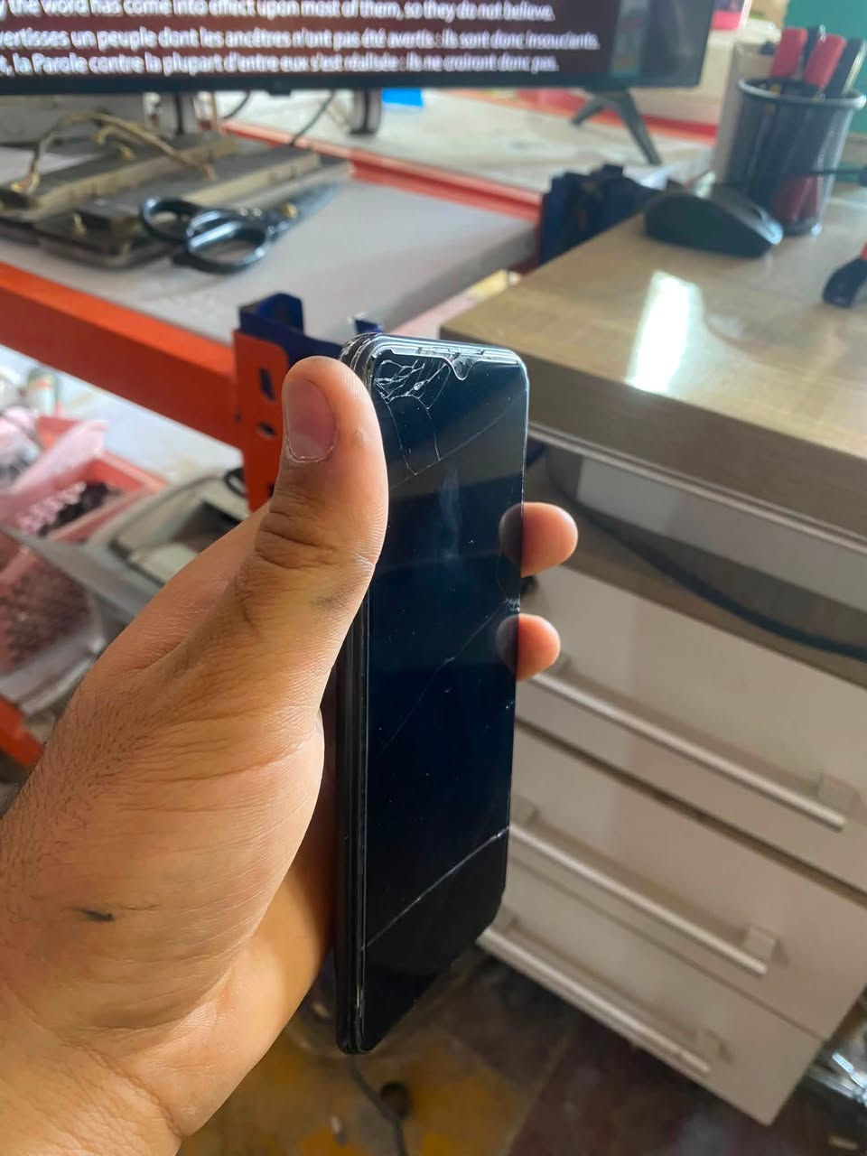 السلام عليكم البيع Redmi 9 بي فطر بل شاشه ذاكره  ١٢٨ السعر ب ٥٠ وبي مجال مكان طوريج رقم ***********

