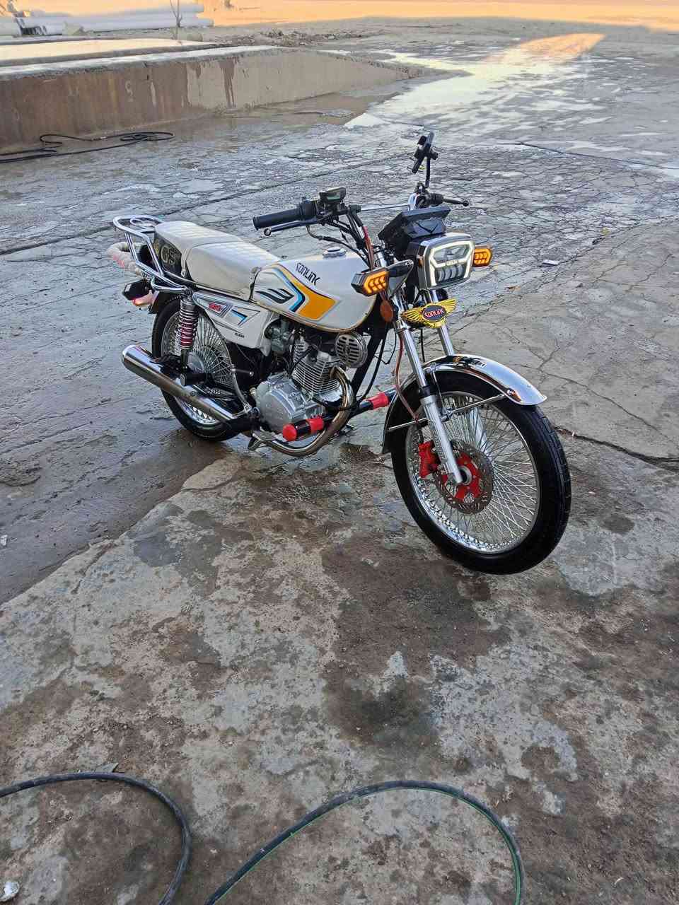 مابعد السلام دراجة سونك تايكر2025 5نمر للبيع منفيس موجود مابيهة اي نقص برغي ملاحضة الشاشة طافية الستفسار خاص:***********
