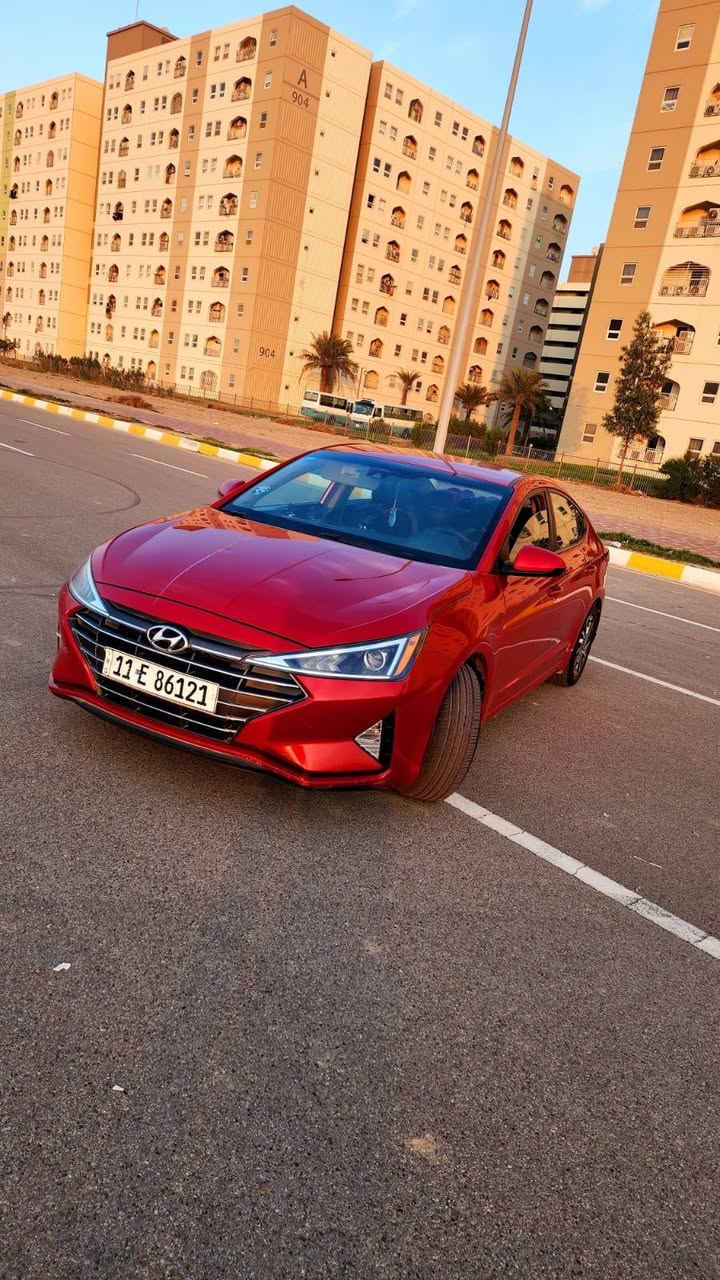 وارد امريكي 
محرك 2000 دوش ماشية ٧٠ الف 
كير At المرغوب
رادار امامي
رادارات جانبية 
نقطه عمياء
تثبيت سرعة 
تبريد شاشة مناخ منفصل 
كامرة خلفية 
حساسات
مانع تصادم
كار بلي
نظام اقتصادي وعادي ورياضي 
ضررها مرفق بسونار المندلاوي 
بدون ايرباكات كلها سليمة 
بجم كبس السعر ١٣٤ وبيها مجال مكاني بسماية *********** بي واتساب
