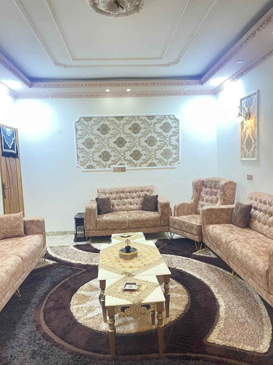 250 متر  درة سامره للبيع
اول بيت عن شارع الفلل
خمس غرف نوم 
خمس حمامات 
البيت اني مشتغله على أيدي 
السعر 140 بي مجال 
ملاحظة البيت مسحوب عليه قرض والكفيل نسيبي ومستمر بالتسديد عن طريق ماستر الرافدين يعني مضمون ‎%‎100
علماً اني دافع المبلغ للكفيل يعني يعتبر حر
***********
