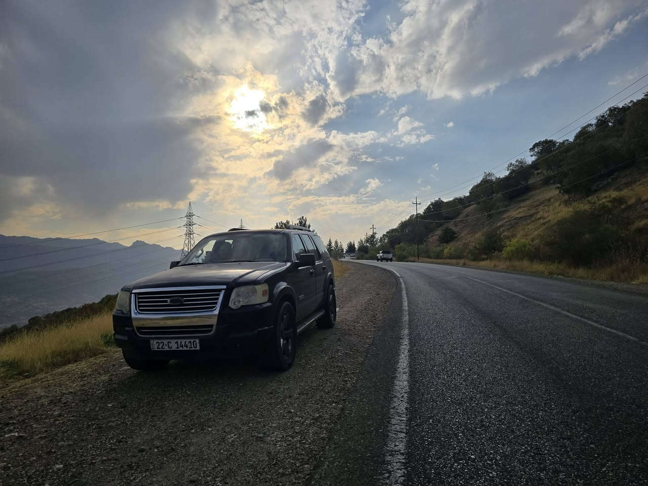 فورد اكسبلور 2007 امريكي ✈️
اربيل مالكها بغداد تحويل مباشر 
قبق الجنطة صبغ و ربع الجاملغ الخلفي 
تحكم ستيرن 
تبريد مركزي ٤ قطع 
ويل رياضي 
و باقي مواصفات الفورد 
للبيع او المراوس 
***********
***********
بغداد _ حي الجهاد _ حي الحسين _ العامرية 📍
بيع او مراوس حسب القناعة 
 100$ و بيها مجال
