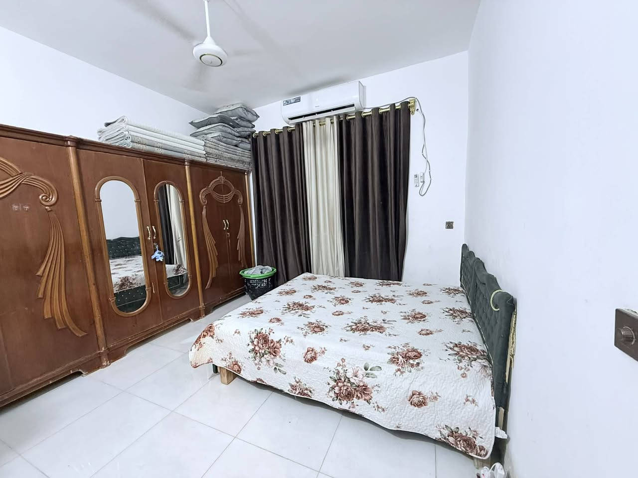 بيت للبيع 👑👑
المكان نهاية شارع 60 مقابل بيت الساده ابو حيه ركن على شارع 20 متر 

المساحه 2️⃣8️⃣0️⃣ متر 

البناء 2️⃣0️⃣1️⃣8️⃣ جديد جديد 

غرف النوم عدد5️⃣

استقبال 1️⃣3️⃣ متر 

صحيات عدد 2️⃣

السعر1️⃣3️⃣5️⃣ مليون وقابل للتفاوض 

الاتصال
 ***********
***********
