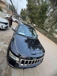 جيب لاريدو 2012 ماشية 172 الف داخله كلين بدون حادث  فقط كلير الجامرلوغ...