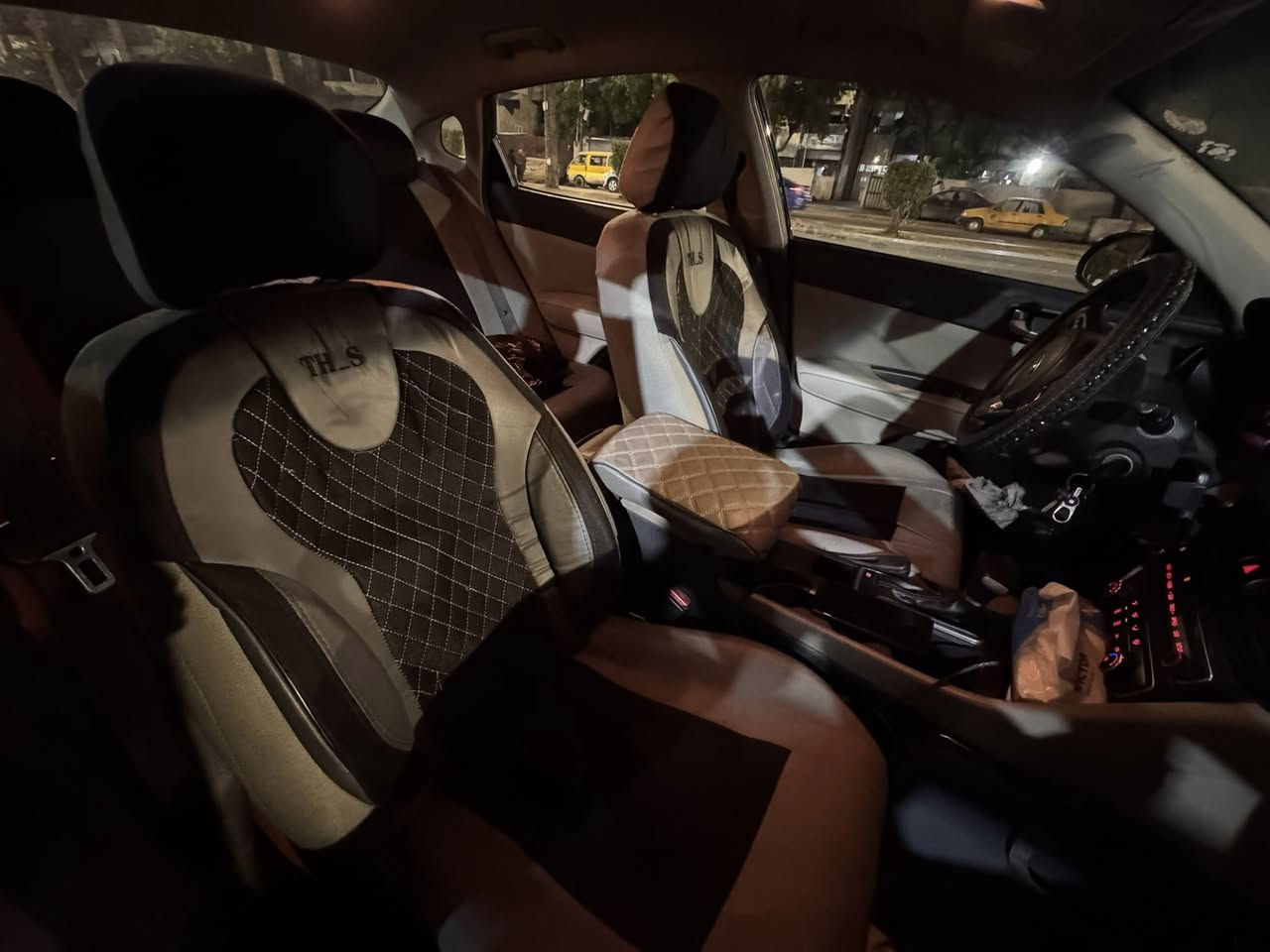 اوبتما موديل 2018
رقم اربيل سنوية منتهية 
وارد امريكي فئة fe 
محرك gdi بحالة ممتازة 
حادث امريكا موضح بالصور 
بدون ايرباك
 بنيد راجع بارد نص مصبوغ 
جاملغ جهة الصدر مبدل 
وبيها طخة باب الصدر راجع بارد ومكحل 
-حدادية جيدة 
-تايرات بحالة ممتازة 
-ماشية 77 الف ميل 
-رادار جانبي
-كاميرا خلفية +حساس كاميرا
-اشارات بالمرايا الجانبية
-تحكم ستيرن
-شاشة كار بلي

وكالة السيارة باسمي 
شرط التحويل 
السعر 118$ 

مكاني بغداد / مدينة الصدر او حي اور
***********
