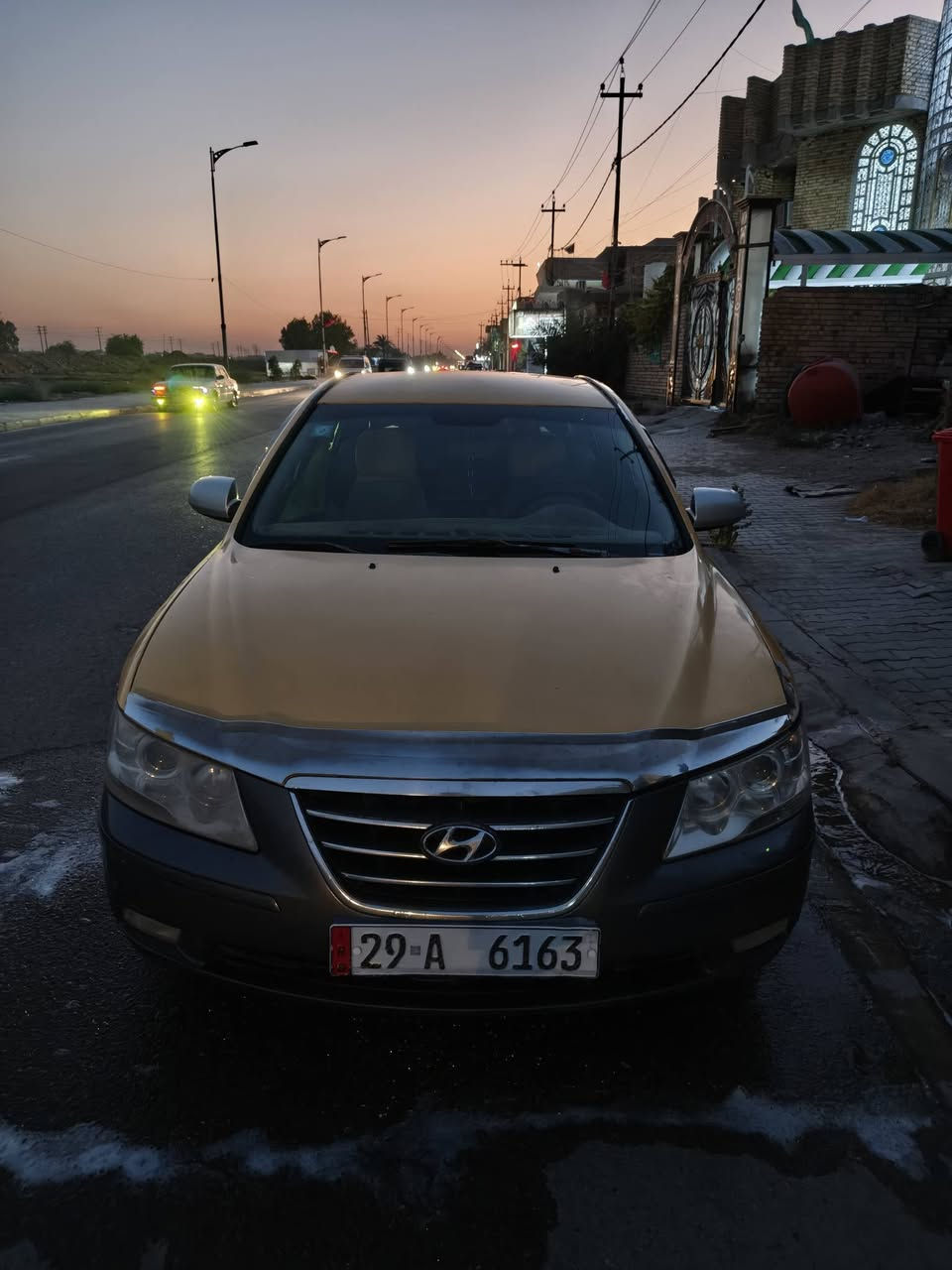 متاح سوناتا 6سلندر رقم انكليزي واسط سياره نضيفه بيها مبدل بنيد وجاملق تبريد حداديه تخم تايرات كله جديد سياره خير من الله السعر 95
مكان السياره كوت واسط
 ***********
