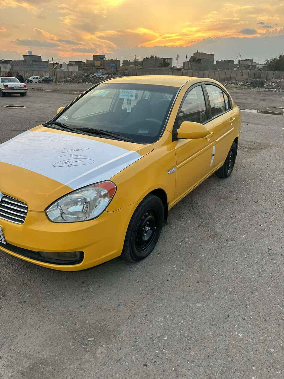 السلام عليكم اكسنت ٢٠٠٩ مكينة ١٦ كير وتخم كلة جديد مابيهة نقص بيهة طخة بل داير فقط تبريد ثلج تايرات جدد مدوشمة عام 
السعر ٧٥ مكاني موصل الجديدة
***********
