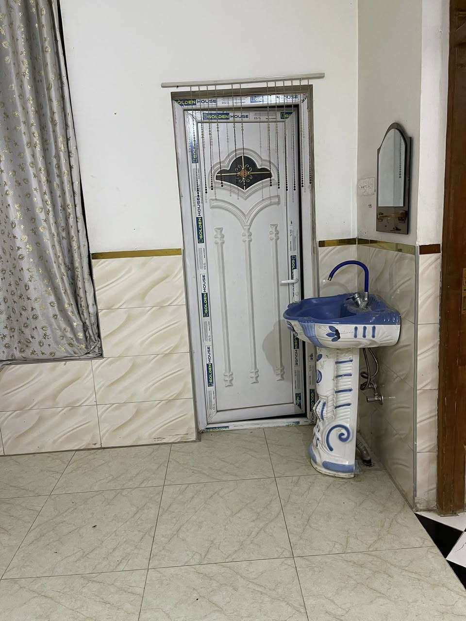 سلام عليكم بيت لبيع مساحت لبيت 100متر بناء حديث سند 25بيت جاهز مجهز*********** الاتصال ع رقم بيت مجامع طه جسر الديالى قديم بيت طابقين
