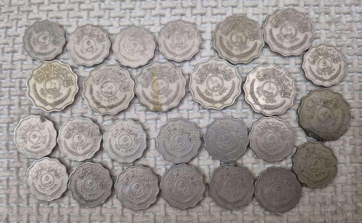 ١٠٠ فلس عبدالكريم قاسم فضة
القطع الجيدة في الصور الاولى سعر القطعة ١٧ الف 
القطع النظافة المتوسطة في الصورة الثانية سعر القطعة ١٥ الف 
١٠ فلس و ٥ فلس عبدالكريم قاسم سعر القطعة ٥٠٠ دينار 
ابيعهم كلهم او قطع 
يتوفر توصيل فقط او استلام مباشر مكاني بغداد


**إذا كنت صاحب هذا الإعلان وتريد حذفه لأي سبب، رجاءا أرسل رسالة إلى الدعم الفني**