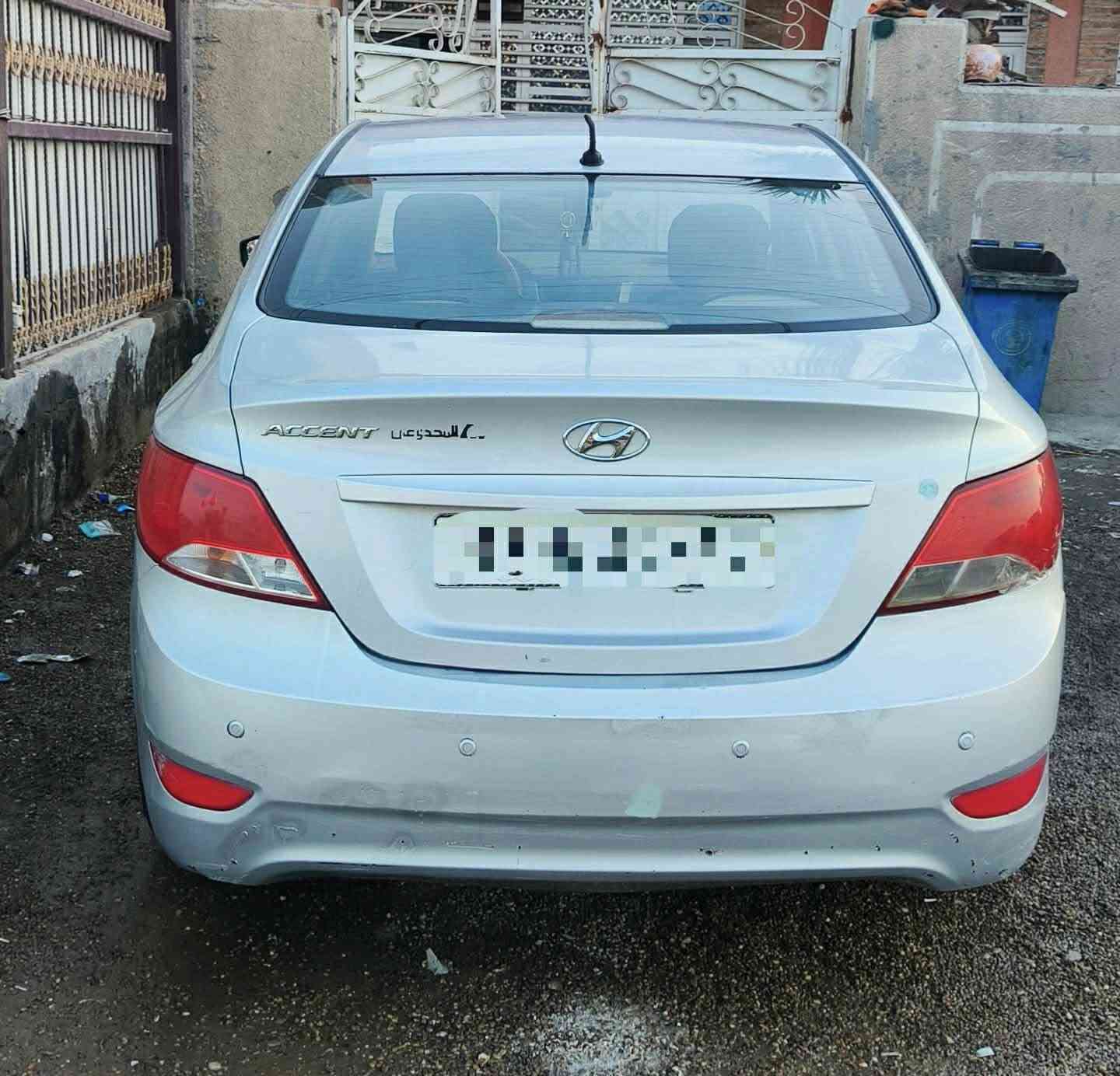 السلام عليكم اكسنت ٢٠١٦ خليجي سياره مكفوله من الضربه بس بيه طخات بسيطه مكينه جديده بس الكير عندي بوش ماعرف شنو عطله ابيع على هاي الوضعيه ***********
